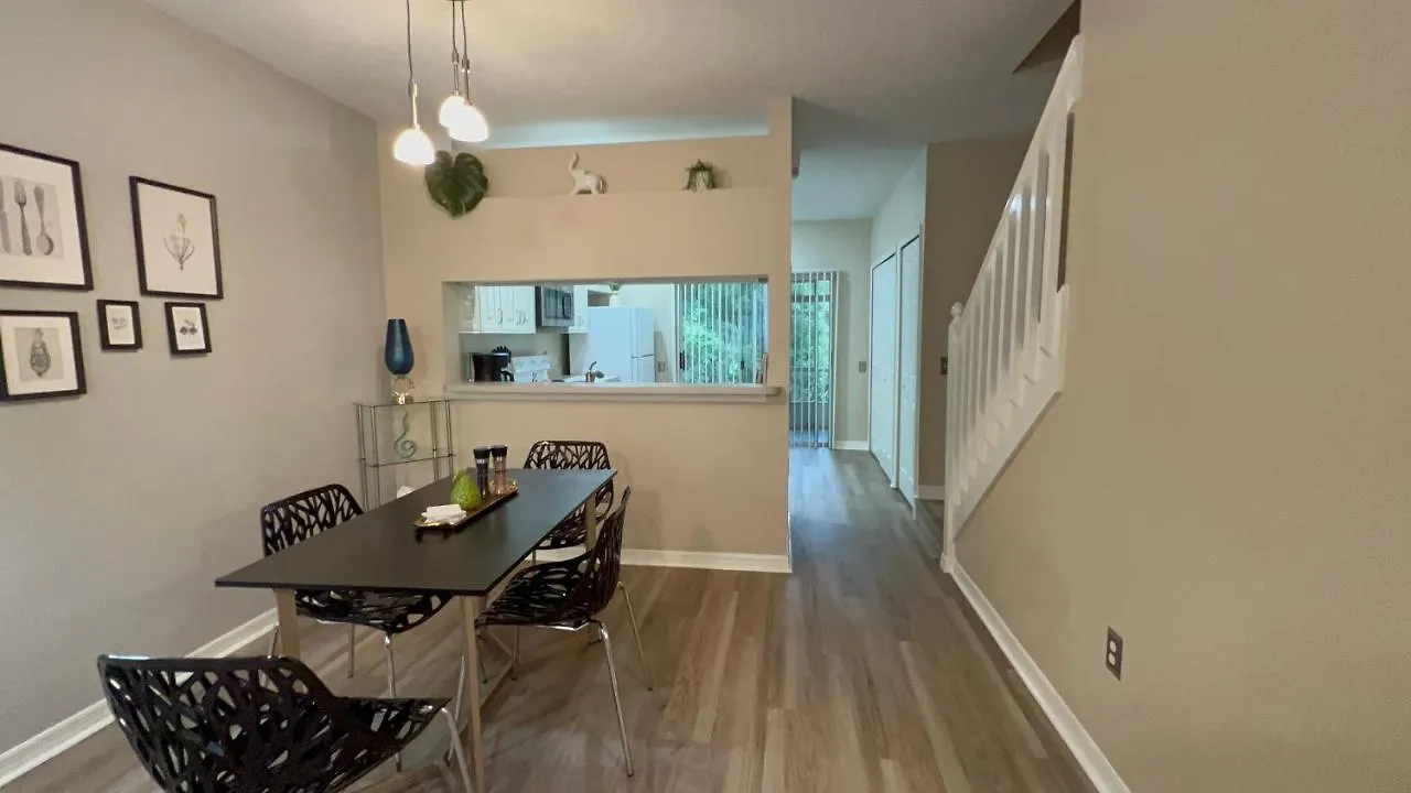 Upscale Long Stay -King Bed - Pool - Wifi - Tampa Palms - Moffitt - Gated - Pets Ok - In New Tampa By Hunters Green - Live Oak - Cory Lake Isles Area -1 USA