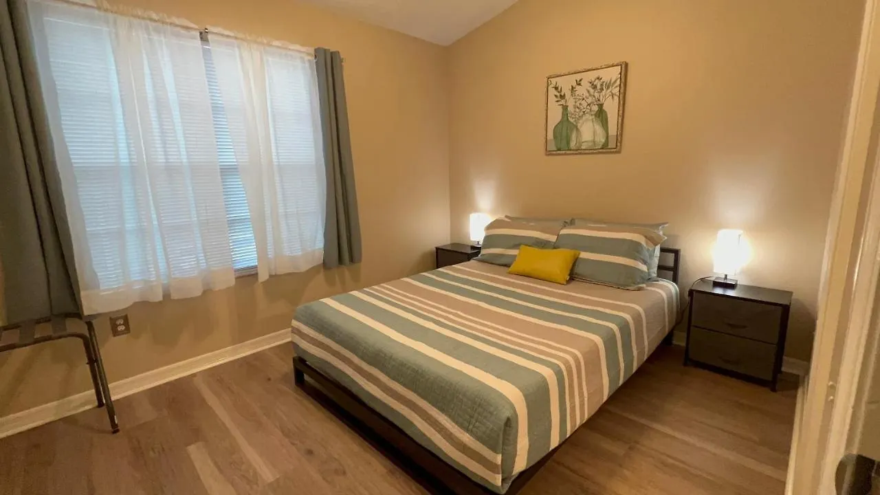 Upscale Long Stay -King Bed - Pool - Wifi - Tampa Palms - Moffitt - Gated - Pets Ok - In New Tampa By Hunters Green - Live Oak - Cory Lake Isles Area -1 0*,  USA