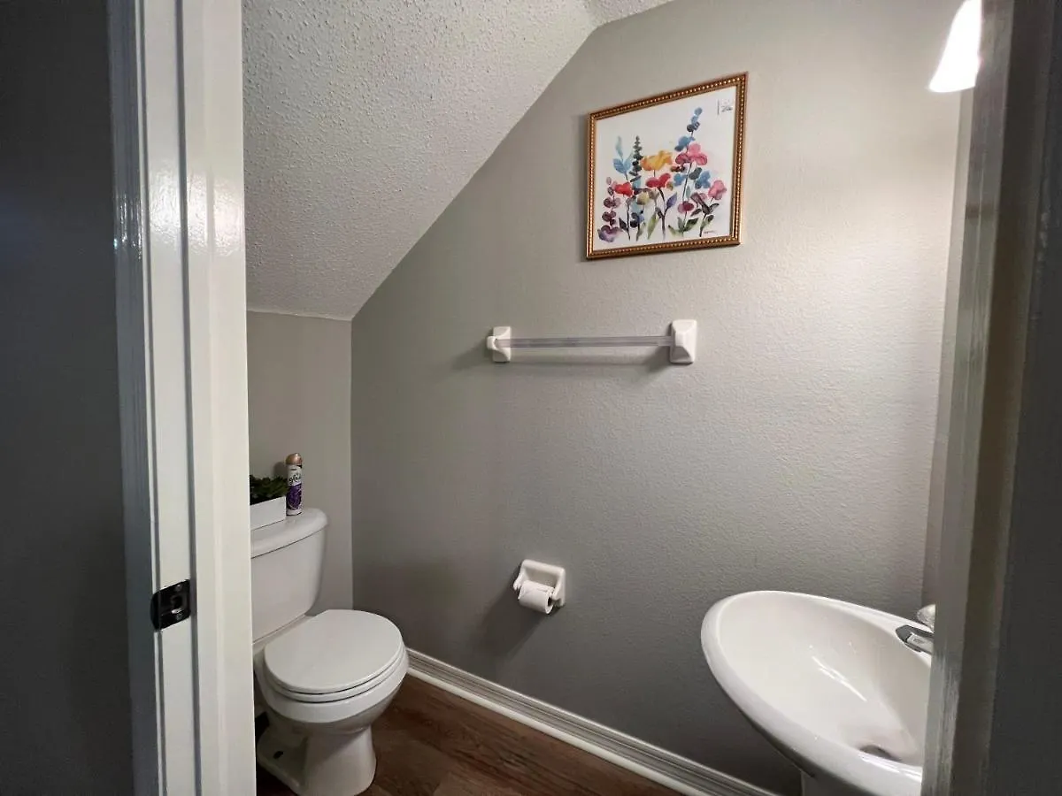 Upscale Long Stay -King Bed - Pool - Wifi - Tampa Palms - Moffitt - Gated - Pets Ok - In New Tampa By Hunters Green - Live Oak - Cory Lake Isles Area -1 Ferienhaus
