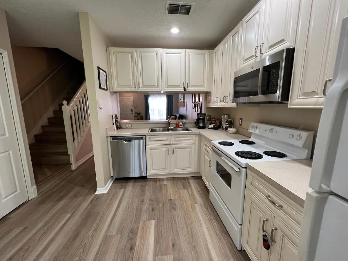 Upscale Long Stay -King Bed - Pool - Wifi - Tampa Palms - Moffitt - Gated - Pets Ok - In New Tampa By Hunters Green - Live Oak - Cory Lake Isles Area -1 Ferienhaus
